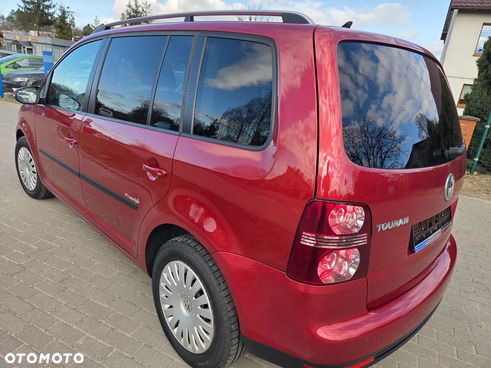 Volkswagen Touran - 15