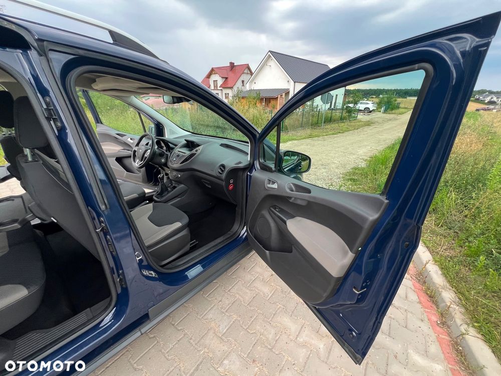 Ford Tourneo Courier - 22