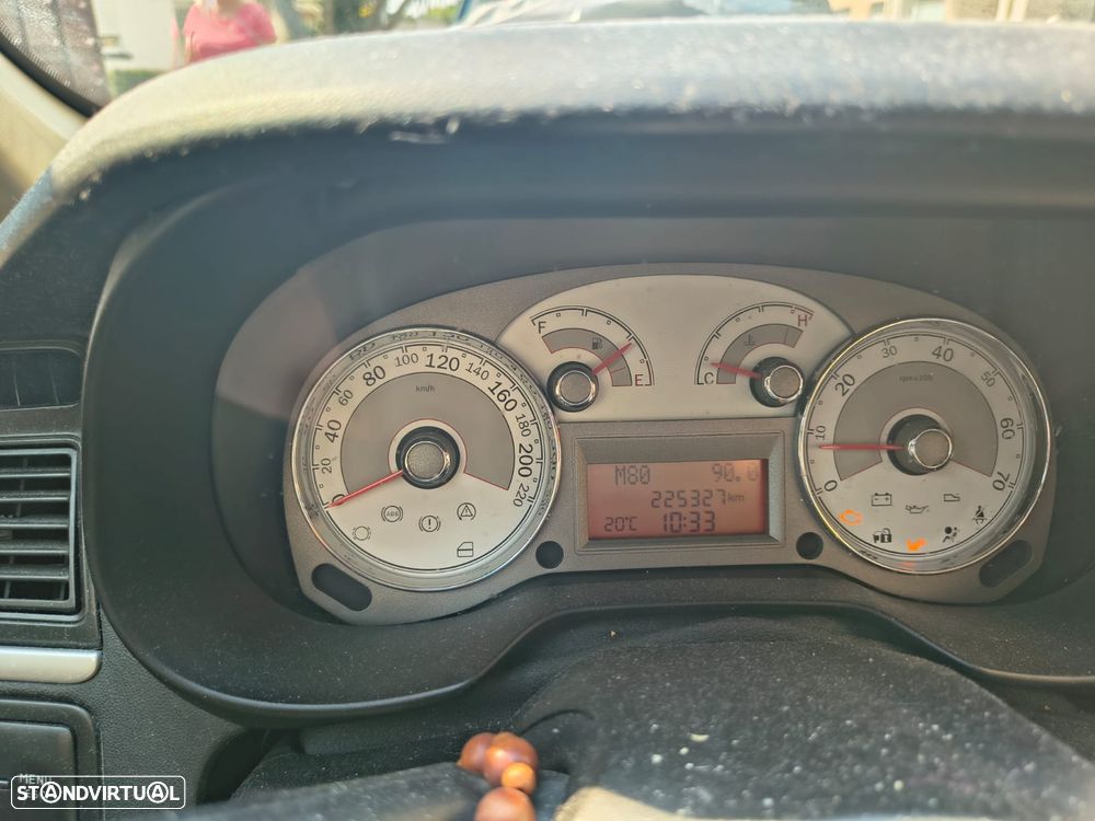 Fiat Linea 1.3 Multijet 16V Dynamic - 12