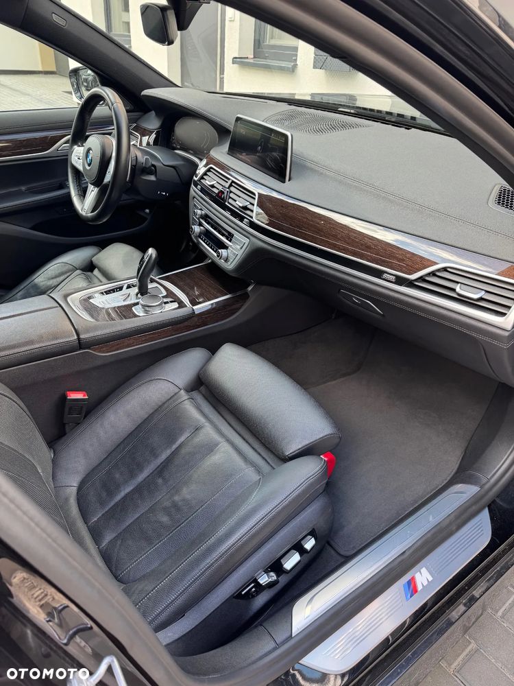 BMW Seria 7 - 8