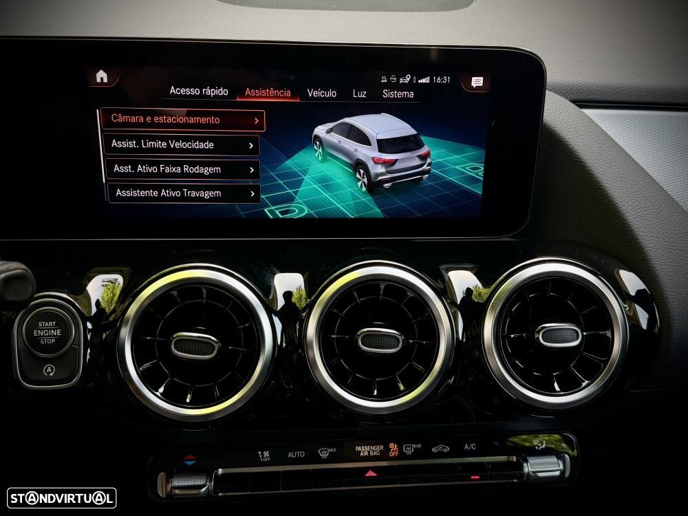 Mercedes-Benz GLA 180 7G-DCT - 12