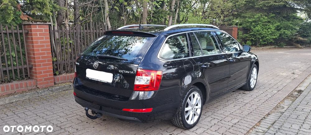 Skoda Octavia 1.6 TDI Ambiente DSG - 12