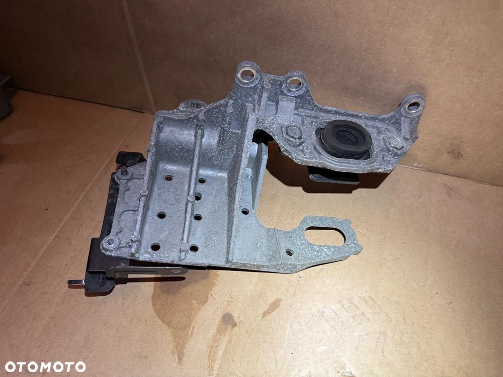 Łapa poduszka skrzyni Nissan Qashqai J10 2.0 benzyna - 2