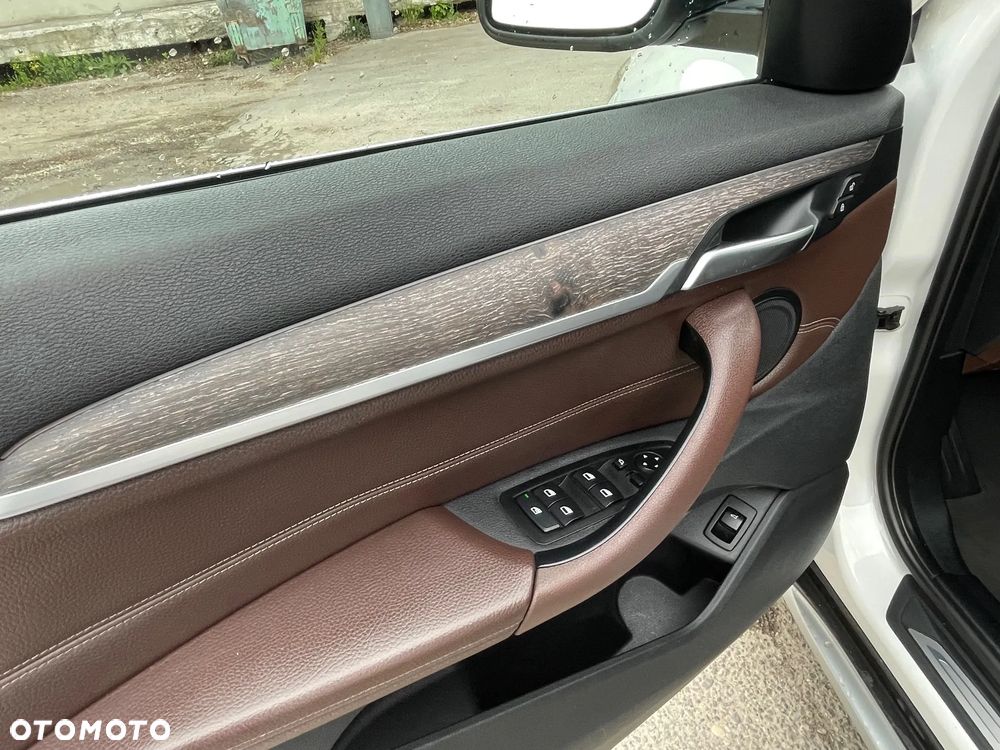 BMW X1 xDrive28i xLine - 20
