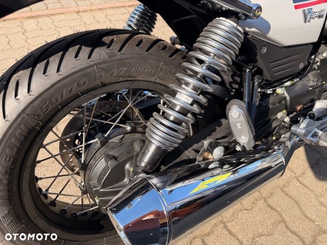 Moto Guzzi V7 - 7