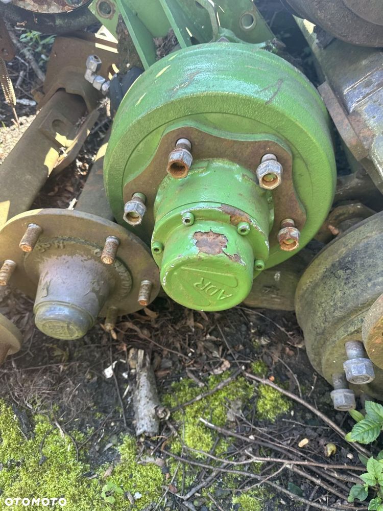 Krone Comprima - oś Piasta koła - 2