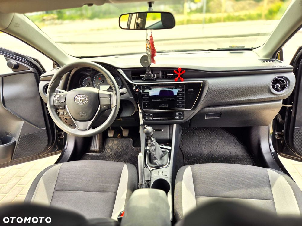 Toyota Auris - 5
