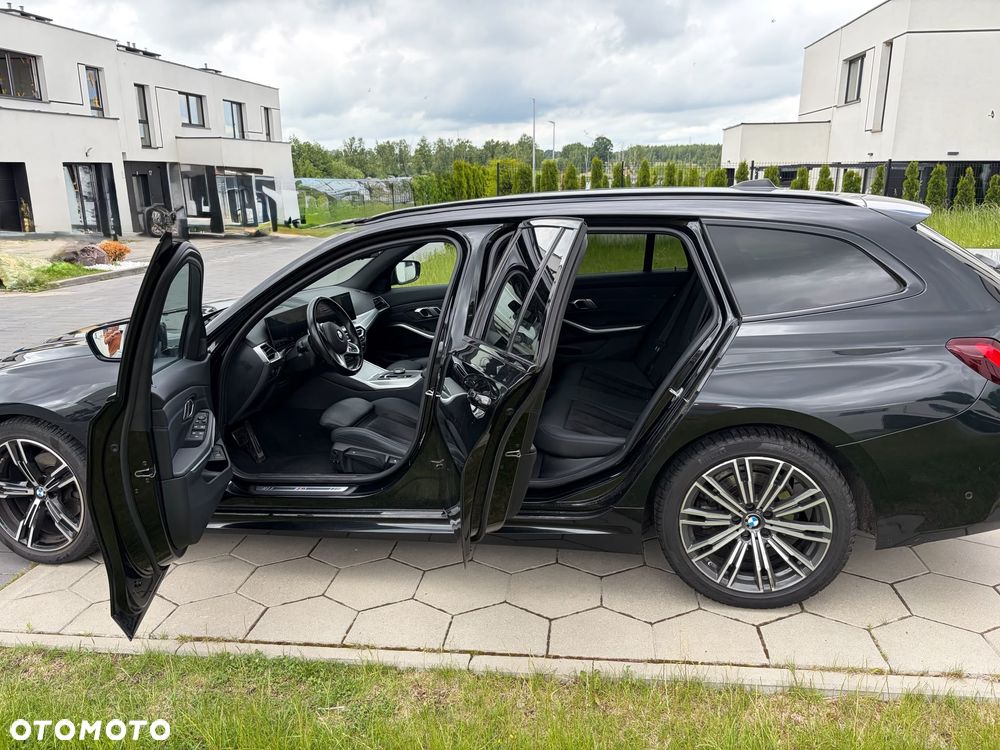 BMW Seria 3 320d xDrive M Sport sport - 26