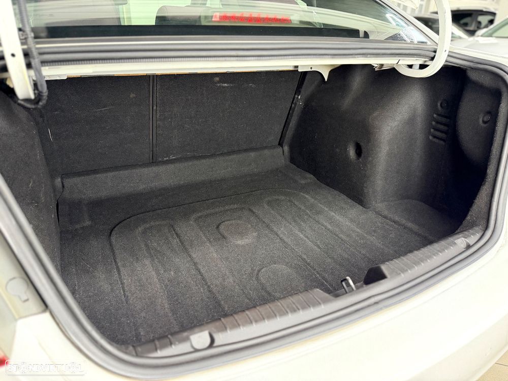 Chevrolet Cruze 1.6 LT - 20