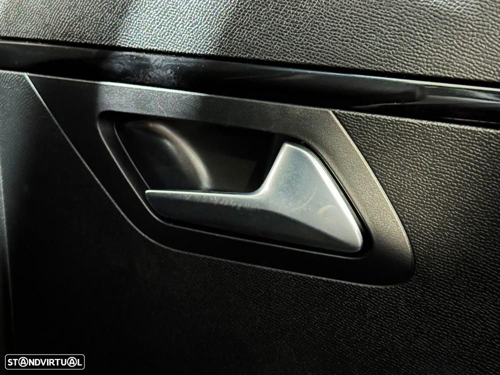 Peugeot e-208 50 kWh GT Pack - 27