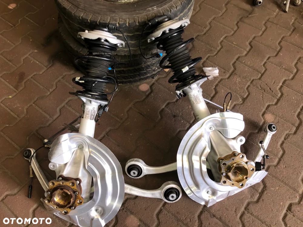AMORTYZATOR EDC ZWROTNICA WAHACZ  LEWA LUB  PRAWA STRONA ZAWIESZENIA BMW M2 M3 M4 F80 F82 F87 8008627 8008628 - 1