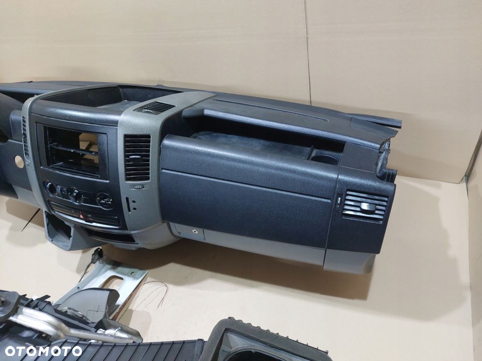 CRAFTER SPRINTER KONSOLA DESKA STELAŻ NAGRZEWNICA - 4