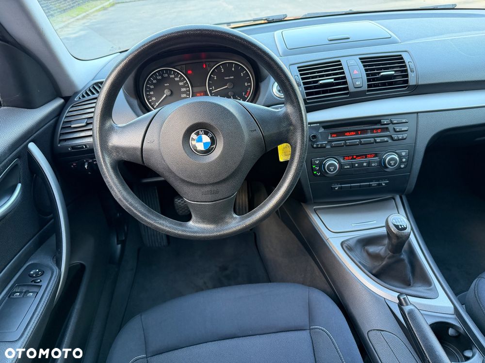 BMW Seria 1 116i - 22