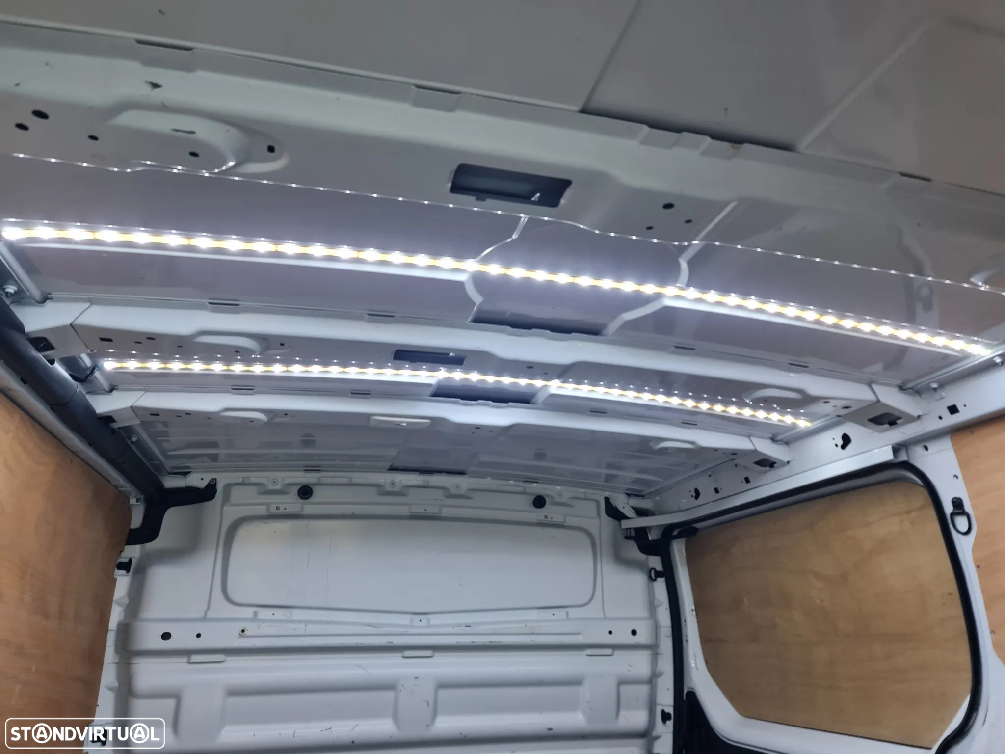 Renault TRAFIC 2.0 Dci 120CV * Câmera/ GPS/ AC/ IVA DEDUTÍVEL * - 18