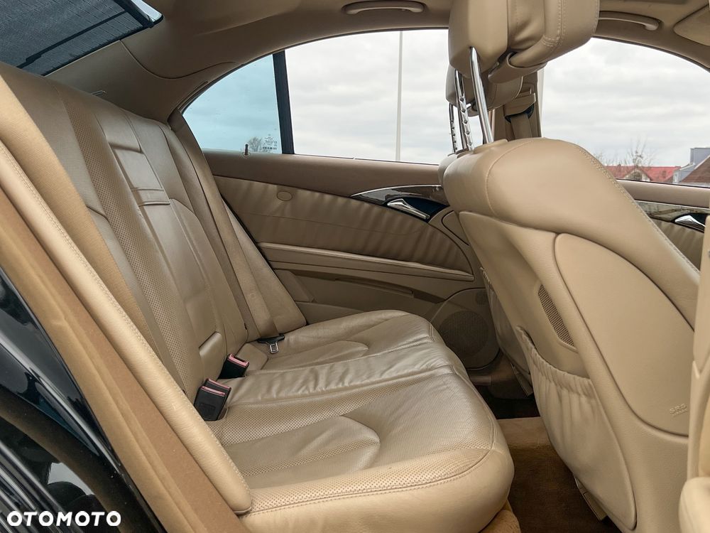 Mercedes-Benz Klasa E 500 4-Matic Avantgarde - 33