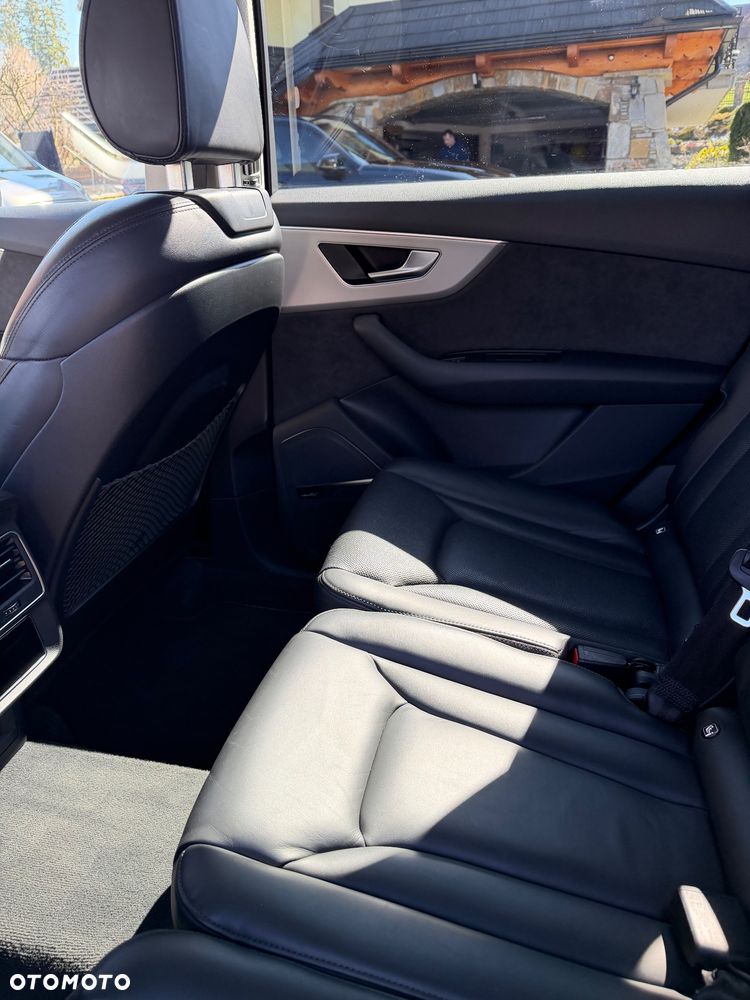 Audi Q7 - 16