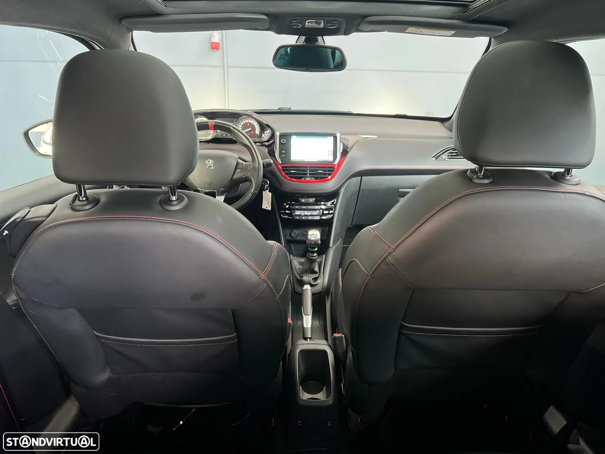 Peugeot 208 GTI 200 THP - 38