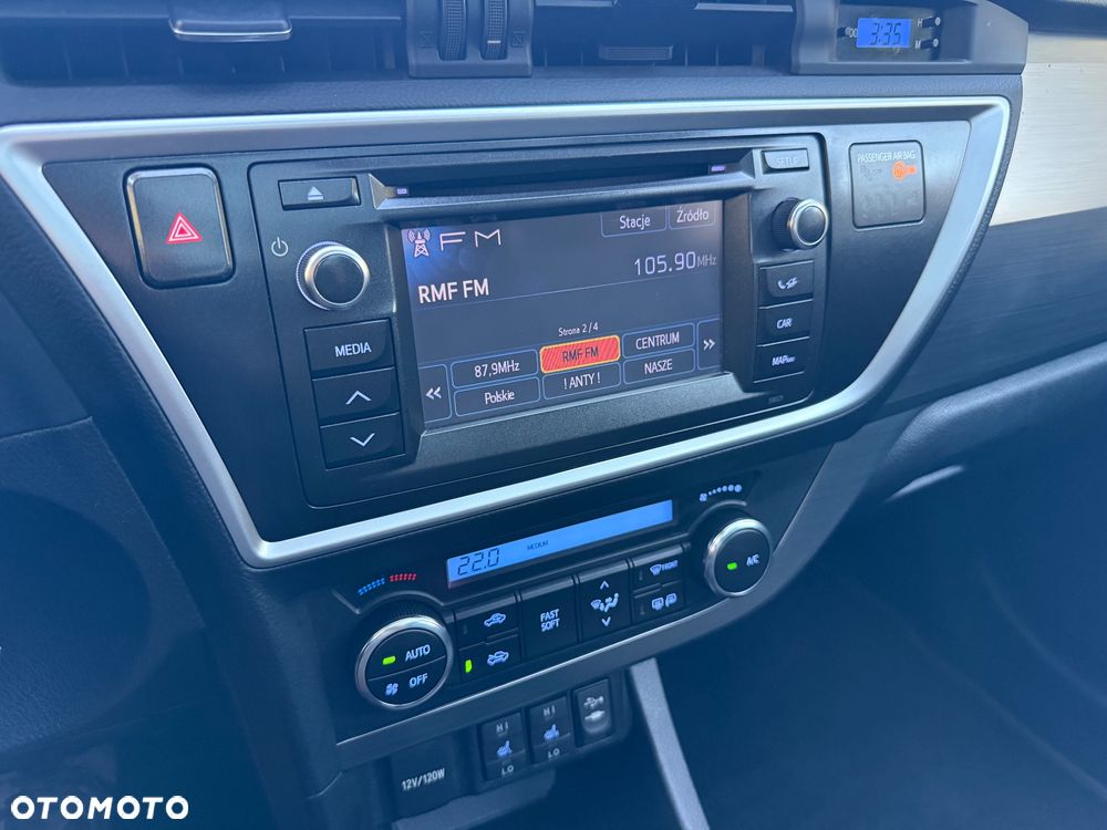 Toyota Auris 1.6 Premium - 11