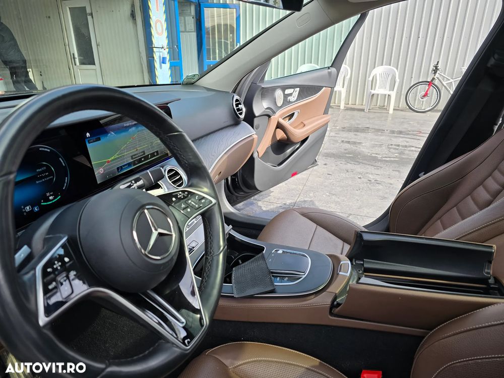 Mercedes-Benz E - 8