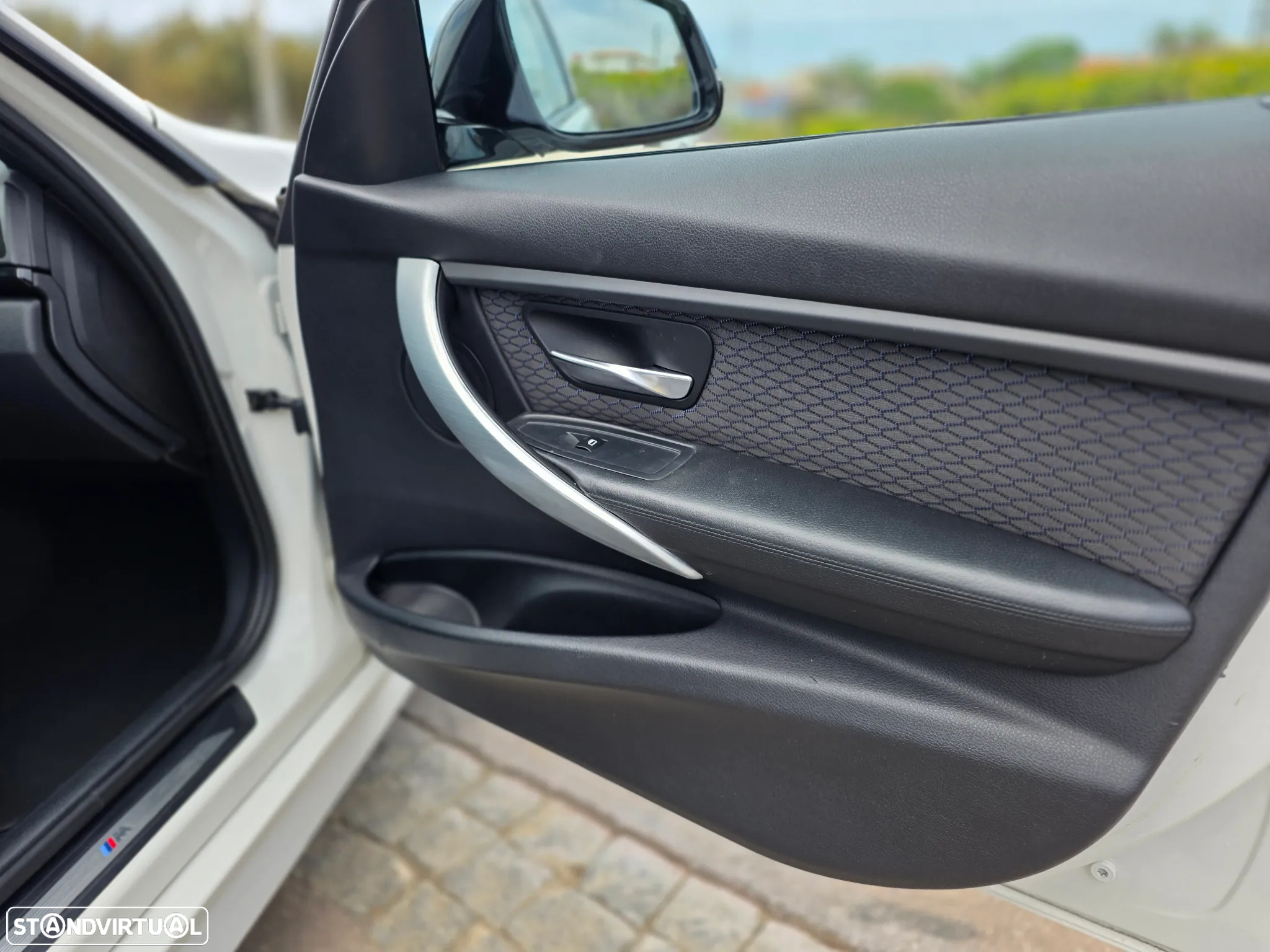 BMW 320 d Touring Auto Pack M - 12