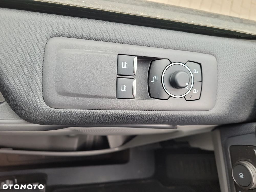 Ford Tourneo Custom - 18