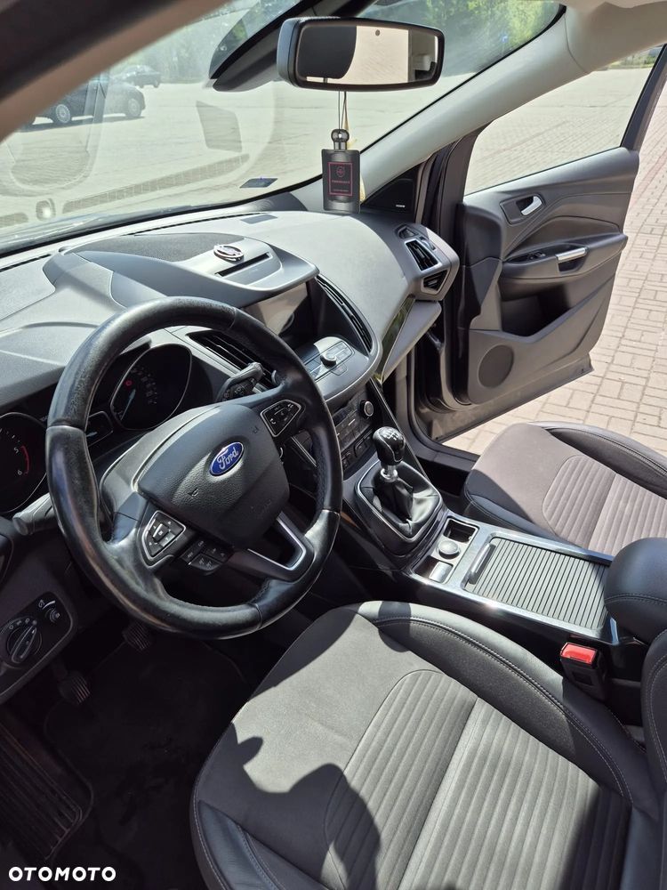 Ford Kuga 2.0 TDCi FWD Titanium - 8