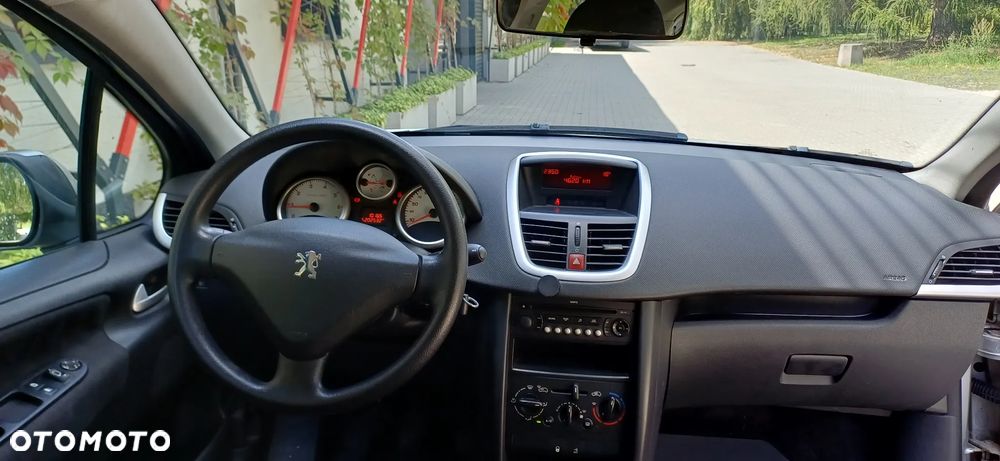 Peugeot 207 - 10