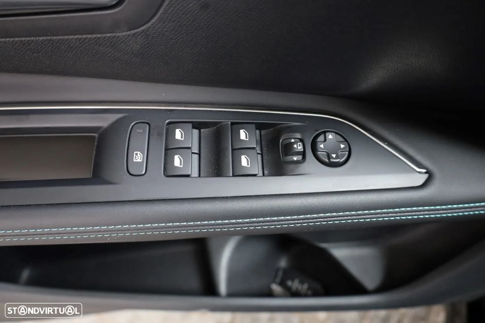 Peugeot 5008 1.2 PureTech Allure EAT8 - 45