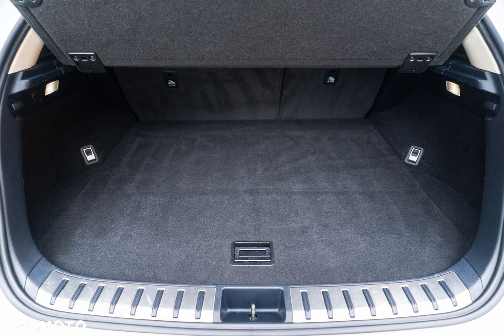 Lexus NX 300h Business Edition AWD - 33