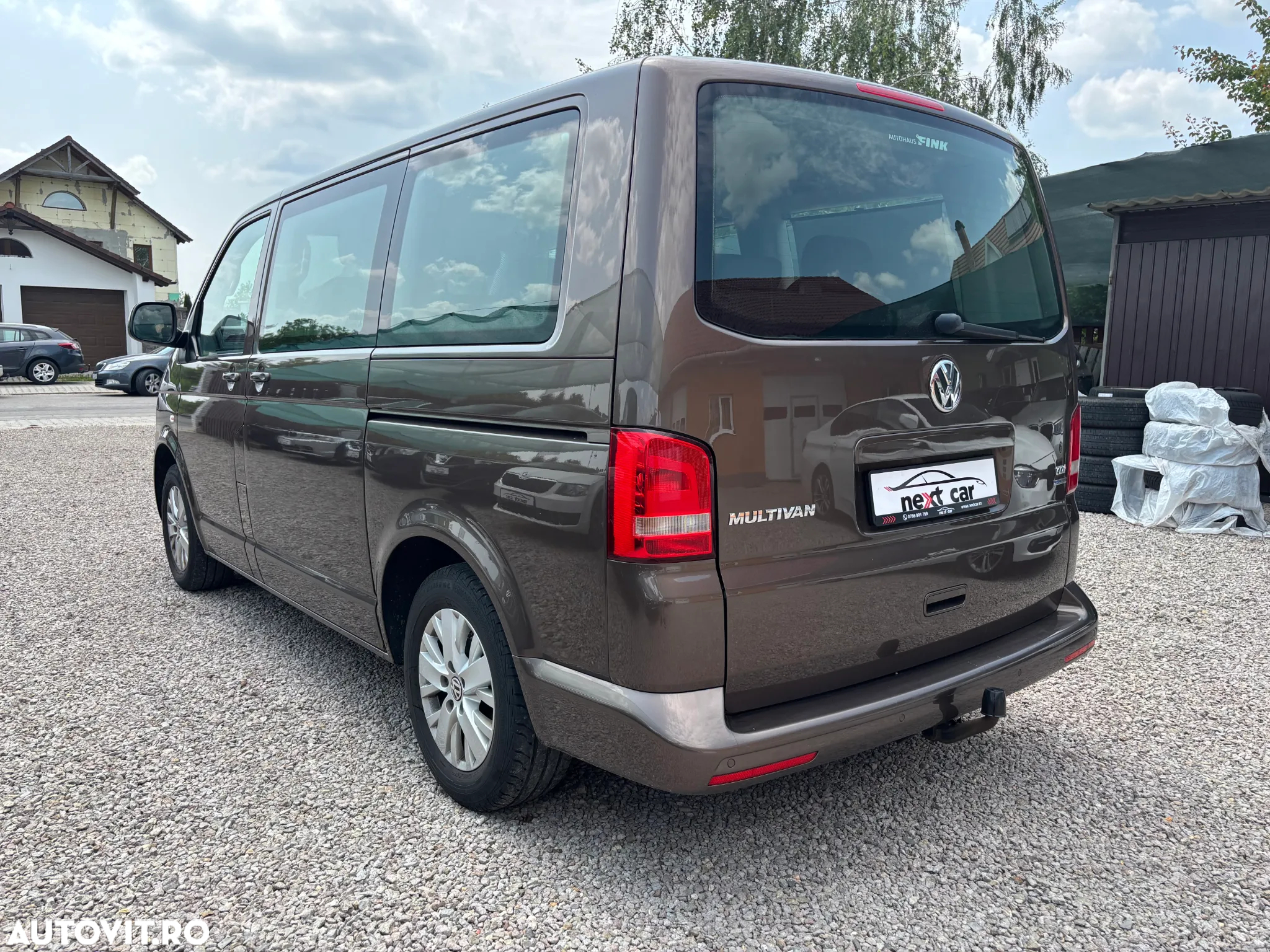 Volkswagen Multivan - 11