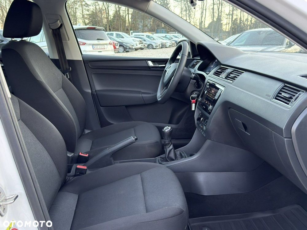 Skoda RAPID - 19