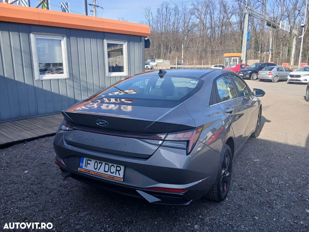 Hyundai Elantra 1.6 l 123 CP CVT Exclusive Navi - 2