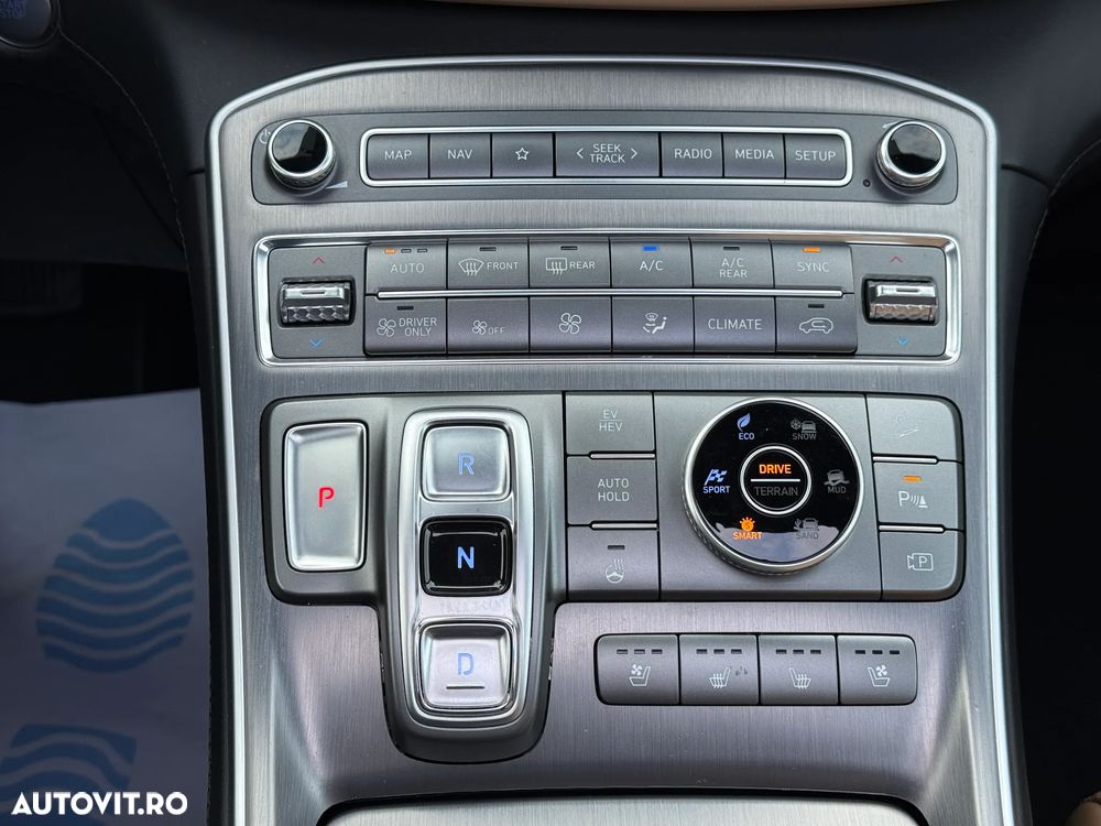 Hyundai Santa Fe 1.6 Plugin-Hybrid 4WD SEVEN Signature - 27