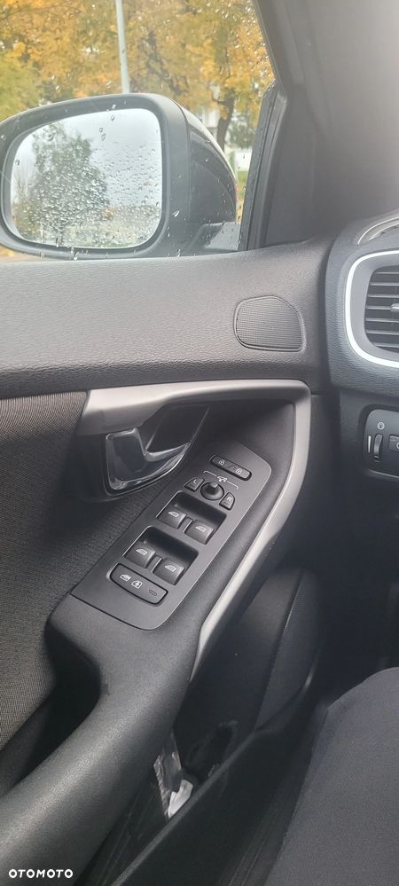 Volvo V40 T3 Geartronic Momentum - 11