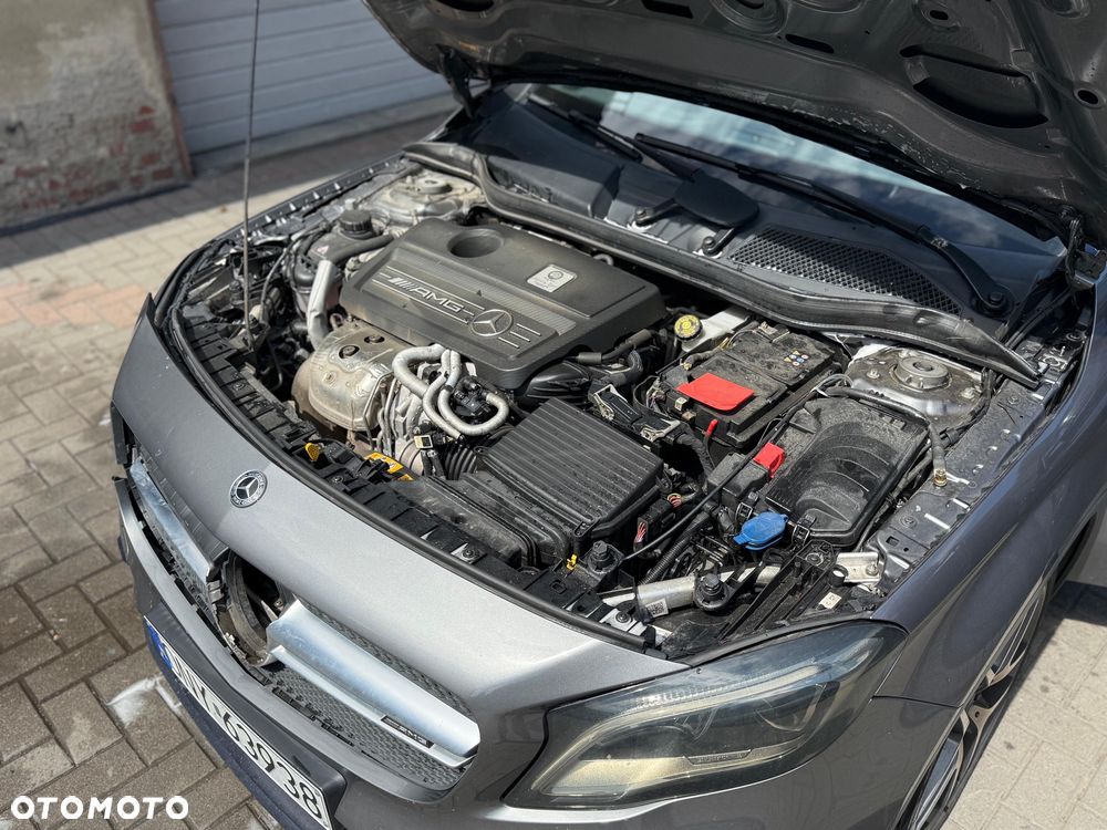 Mercedes-Benz GLA - 12