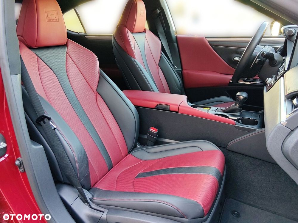 Lexus ES 300h F Sport Edition - 16