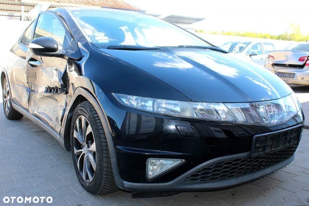 Honda Civic VIII FK 2006 1.8i-VTEC R18A2 HB5D (MASKA, ZDERZAK, LAMPA, BŁOTNIK, DRZWI, SZYBA, FOTEL) - 2