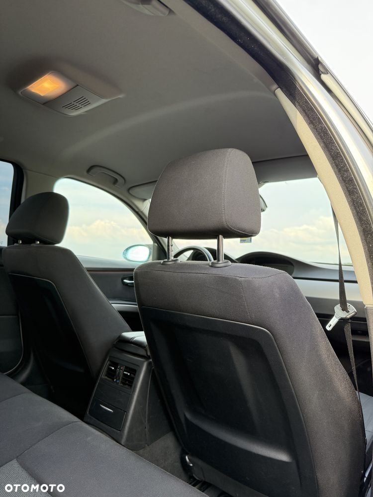 BMW Seria 3 318d - 13