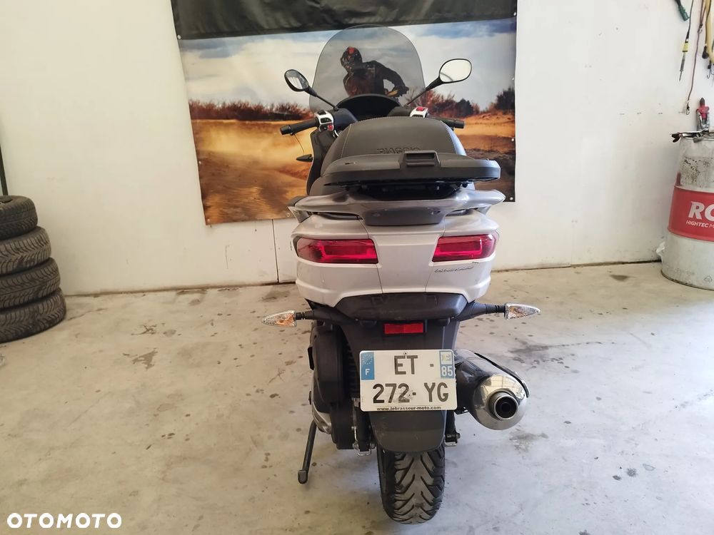 Piaggio MP-3 - 10