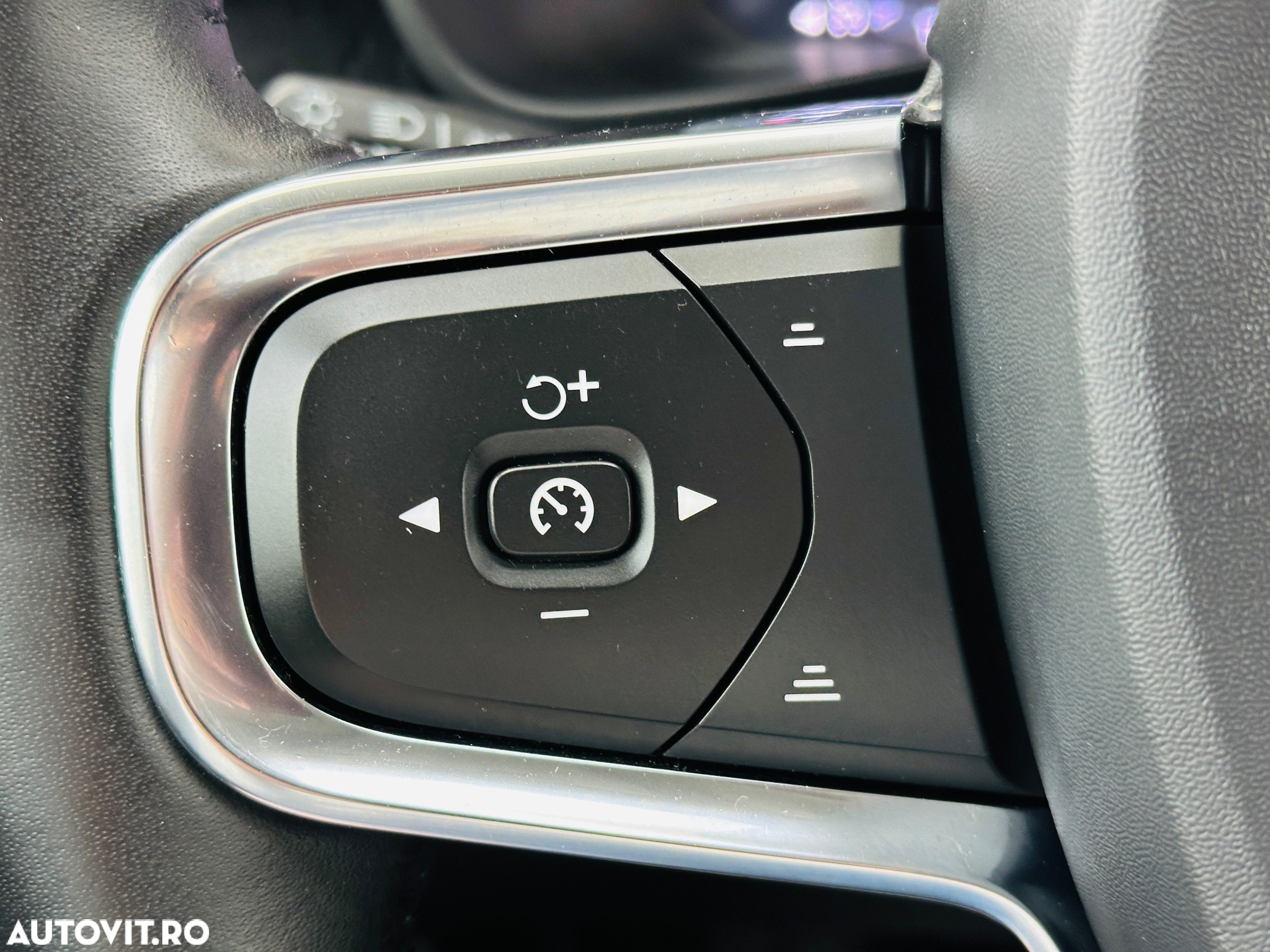 Volvo XC 40 - 38