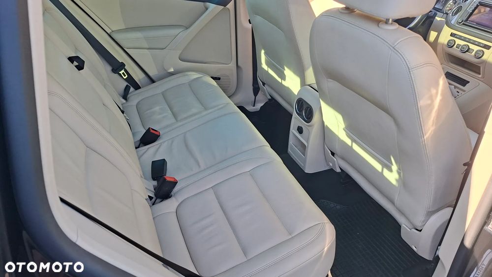 Volkswagen Tiguan - 11