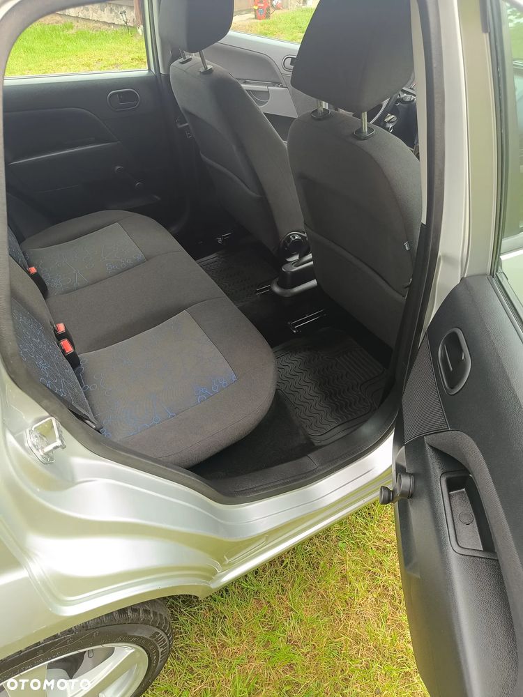 Ford Fiesta 1.3 - 13