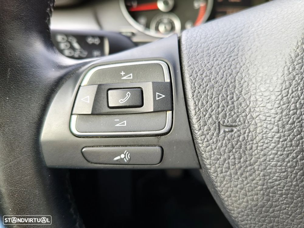 VW Passat Variant 1.6 TDI BlueMotion - 25