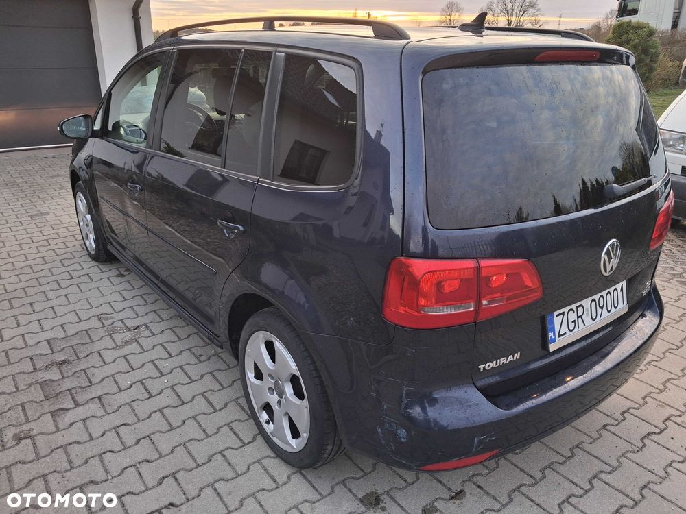 Volkswagen Touran - 3