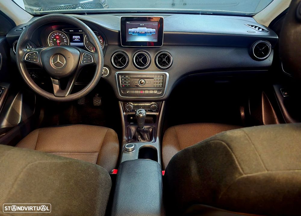 Mercedes-Benz A 180 CDI (BlueEFFICIENCY) - 11