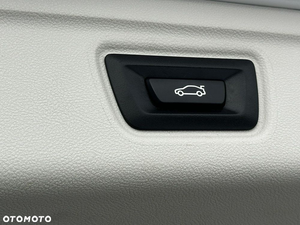 BMW Seria 3 320d Luxury Line - 36