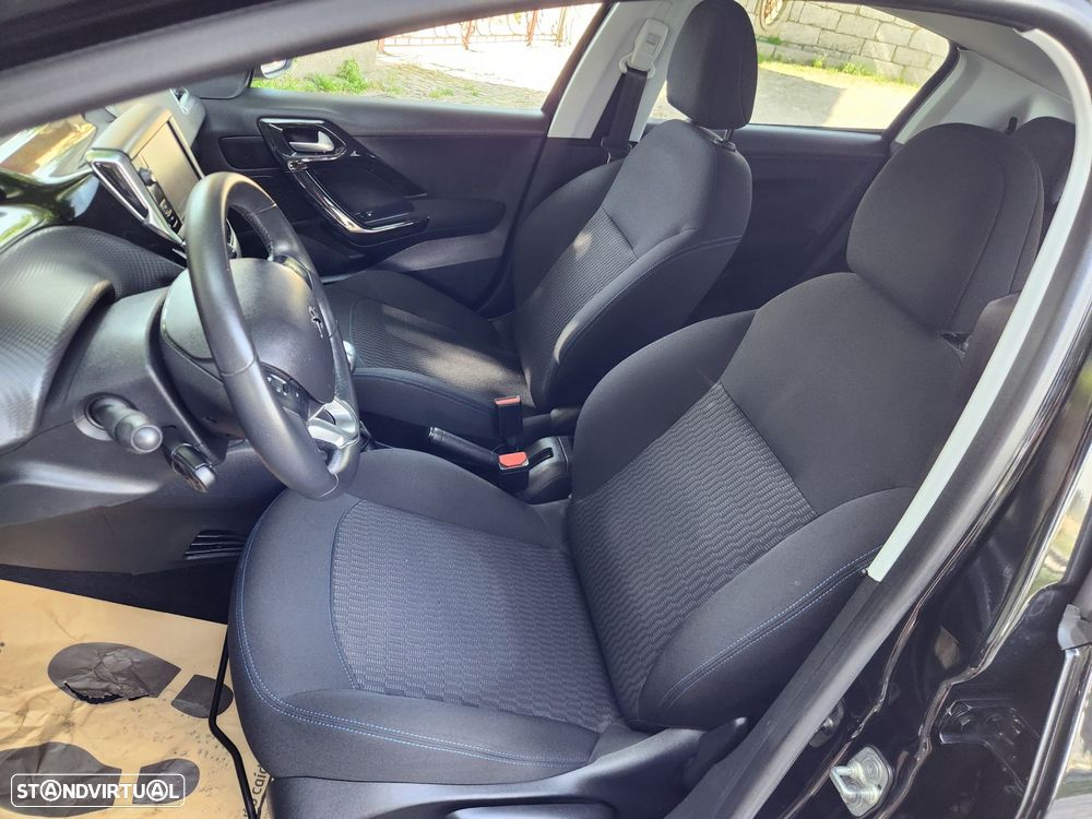 Peugeot 208 1.5 BlueHDi Signature - 31