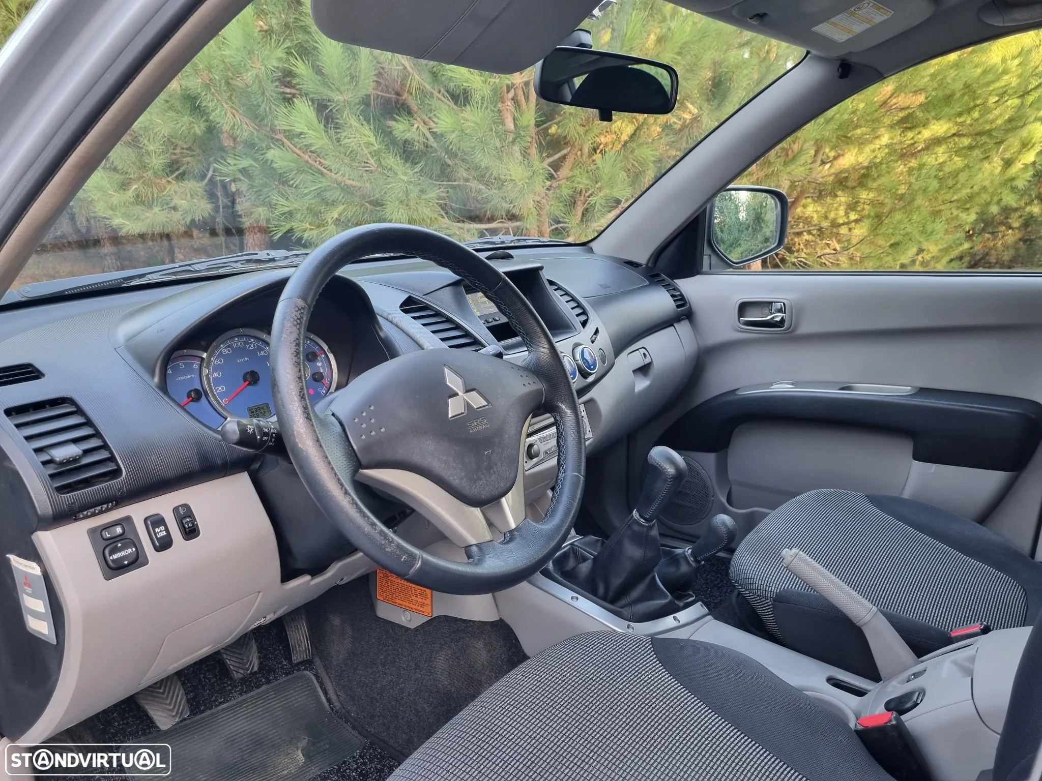 Mitsubishi L200 2.5 DI-D CD Invite+ AC/ABS 4WD - 13