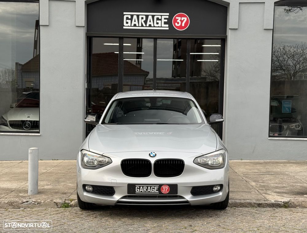 BMW 118 d Sport Line - 2