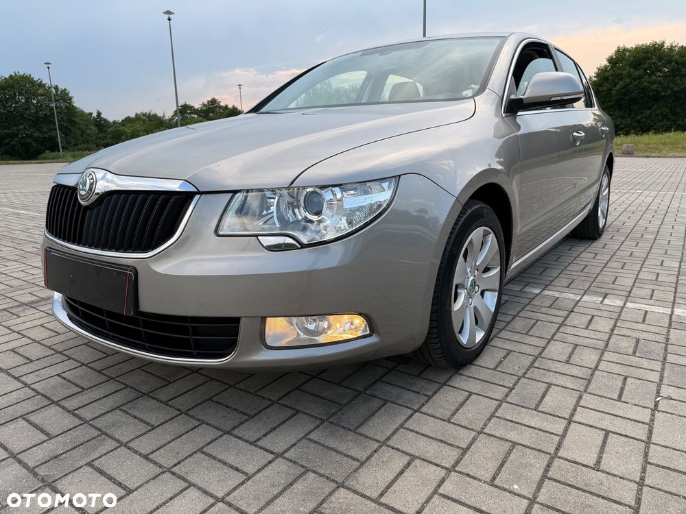 Skoda Superb 2.0 TDI DSG Elegance - 26